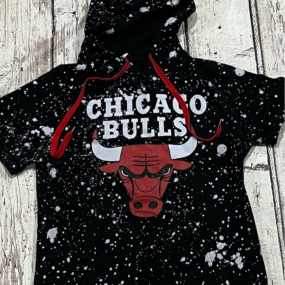 Chicago Bulls NBA Basketball Shortsleeve Hoodie Lightweight Sweatshirt - Picture 4 of 6